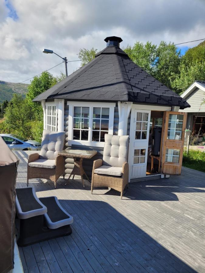 Myklebostad Villa *